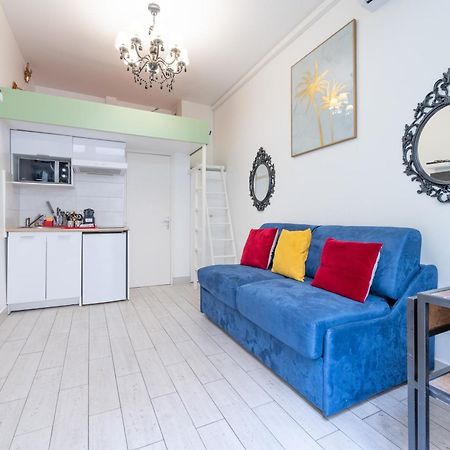 Little Boudoir Of Paris Champs-Elysees Екстериор снимка