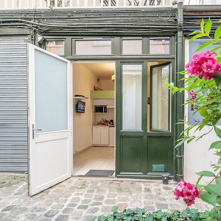Little Boudoir Of Paris Champs-Elysees Екстериор снимка