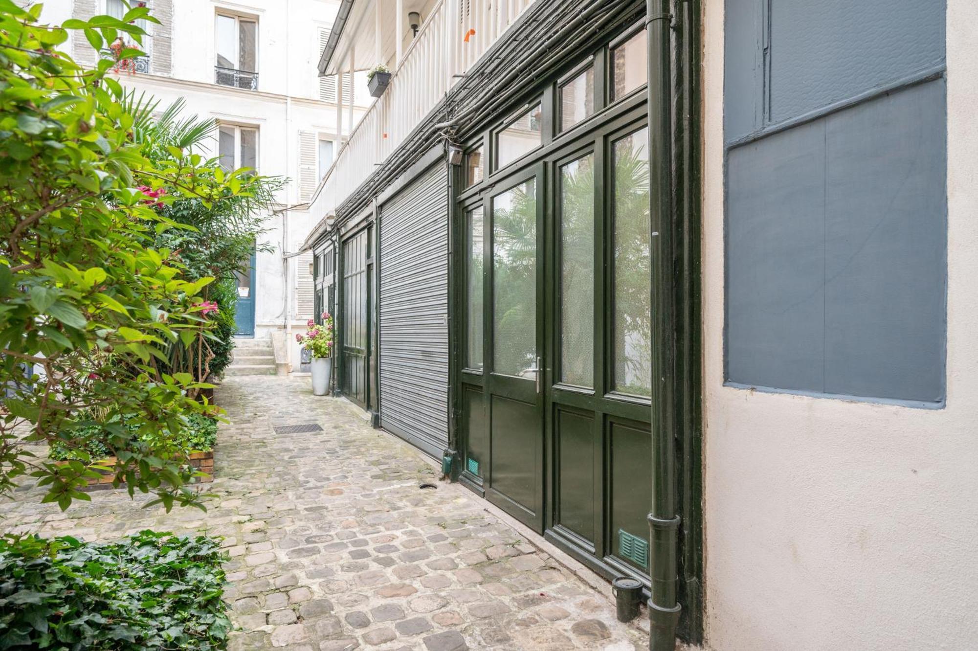Little Boudoir Of Paris Champs-Elysees Екстериор снимка