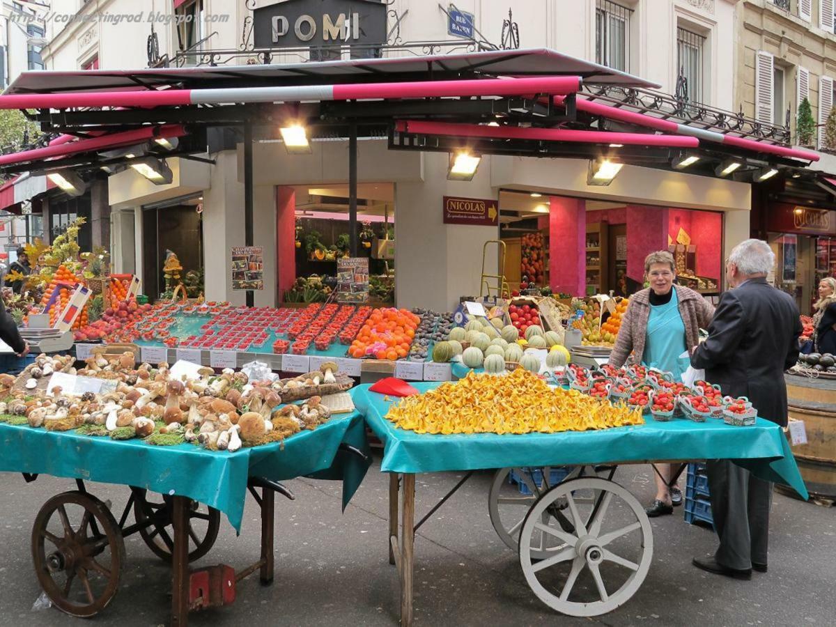 Little Boudoir Of Paris Champs-Elysees Екстериор снимка