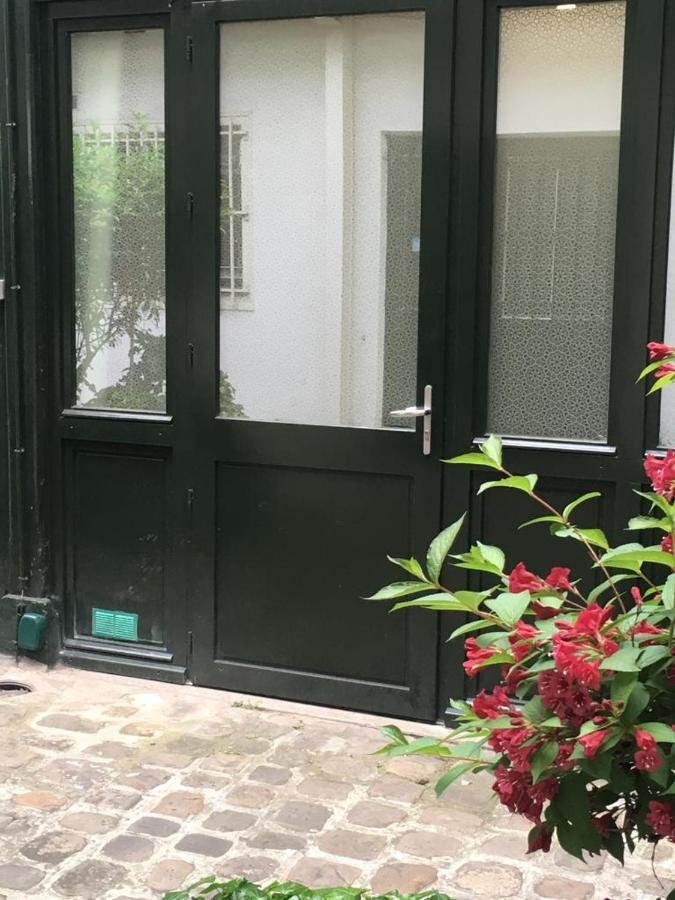 Little Boudoir Of Paris Champs-Elysees Екстериор снимка